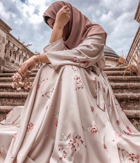 Beautiful Girl Standard Whatsapp DP