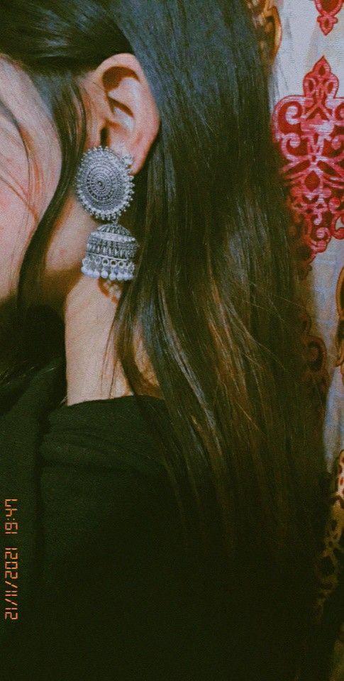 Stylish Girl Standard DP for Whatsapp